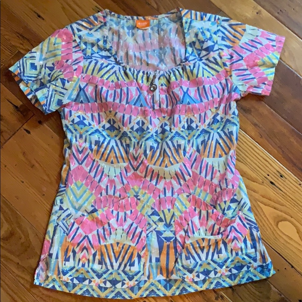 XS elan scrub top